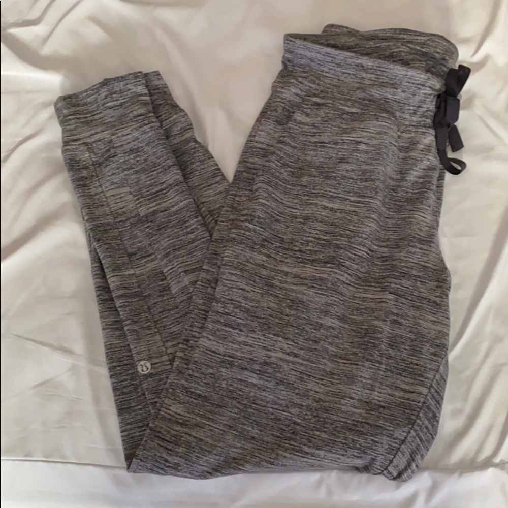 Lulu lemon grey and black sweatpants